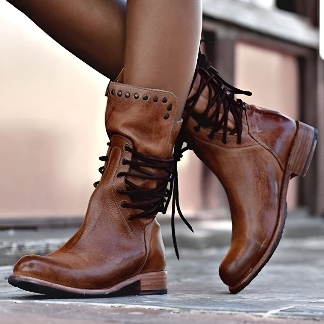 Ann - Leather boots with laces