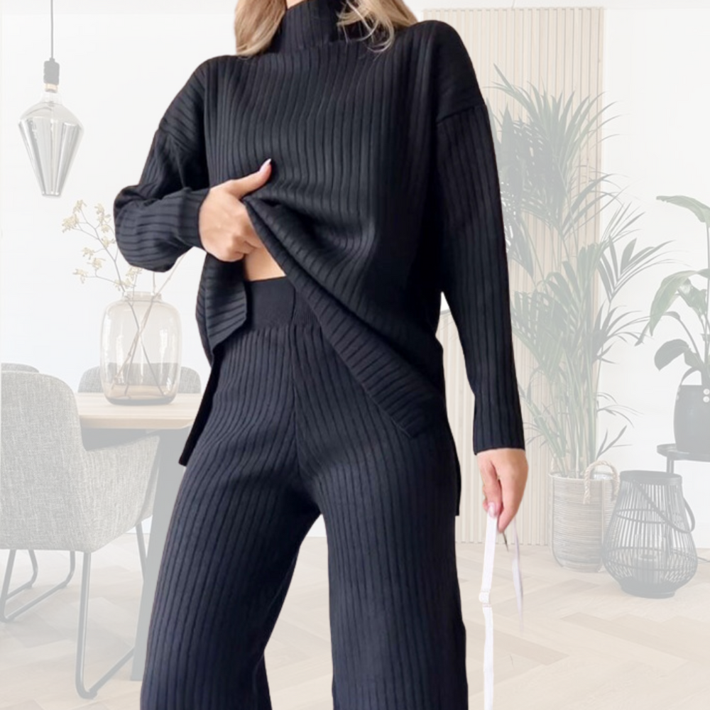 Warm and comfortable 2-piece suit