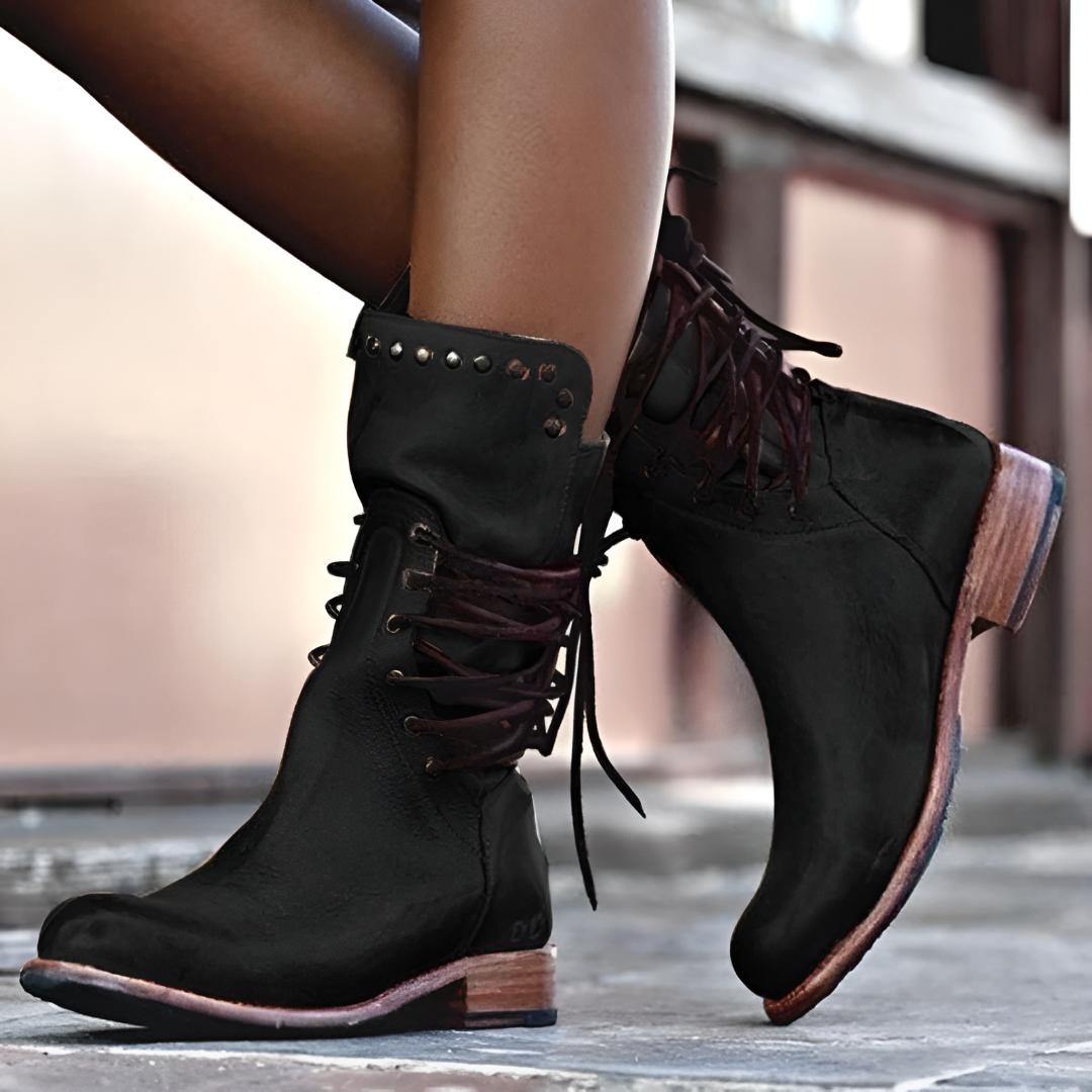 Ann - Leather boots with laces